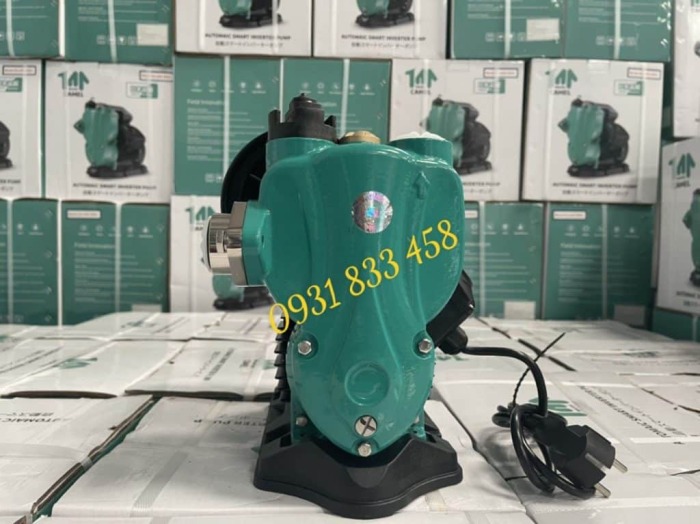 Thợ lắp đặt máy bơm tăng áp điện tử Camel ! Bơm áp không ồn