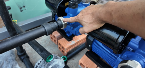 Máy bơm tăng áp điện tử Adelino 370w và máy nước nóng năng lượng Mặt Trời Letton 200Lit